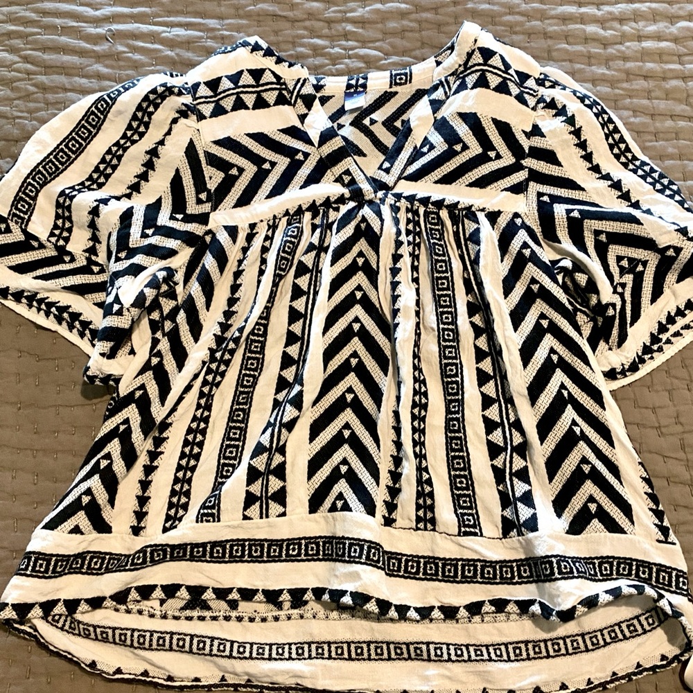 Old Navy Aztec Embroidered Flutter Sleeve V-Neck Jacquard shirt.